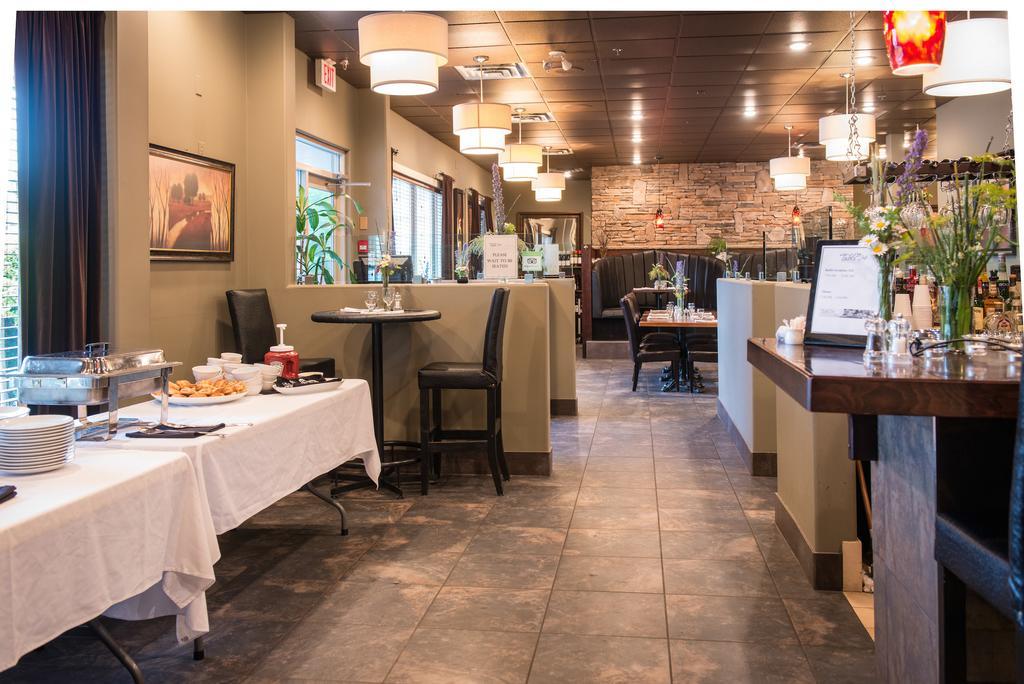 Hilltop Inn - Salmon Arm Eksteriør billede