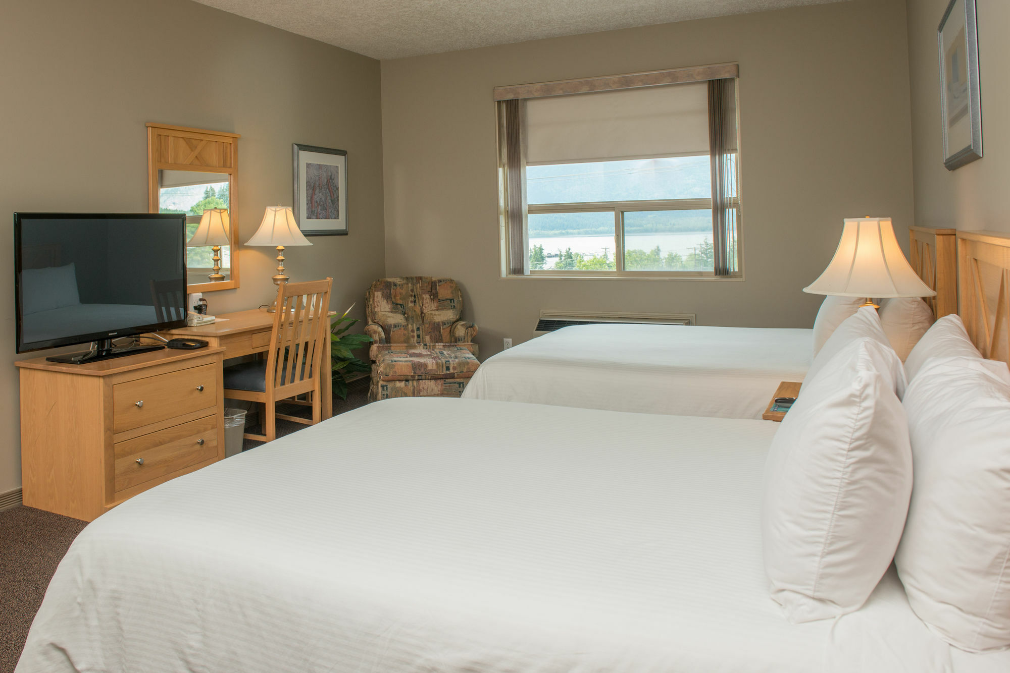 Hilltop Inn - Salmon Arm Eksteriør billede