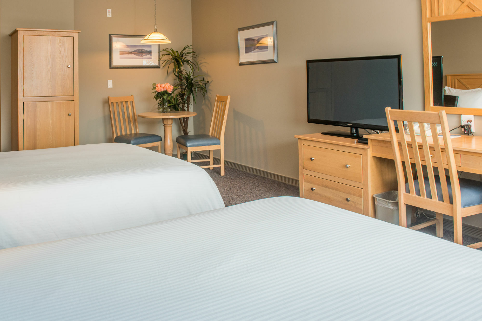 Hilltop Inn - Salmon Arm Eksteriør billede