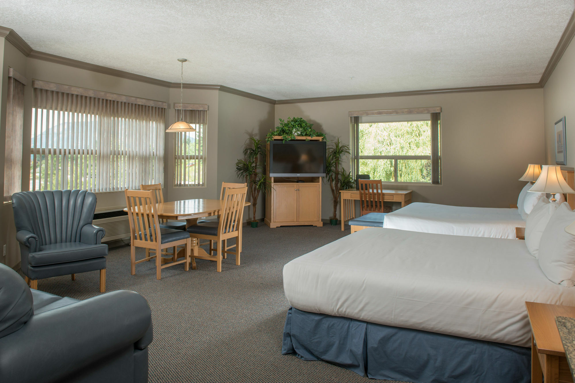 Hilltop Inn - Salmon Arm Eksteriør billede