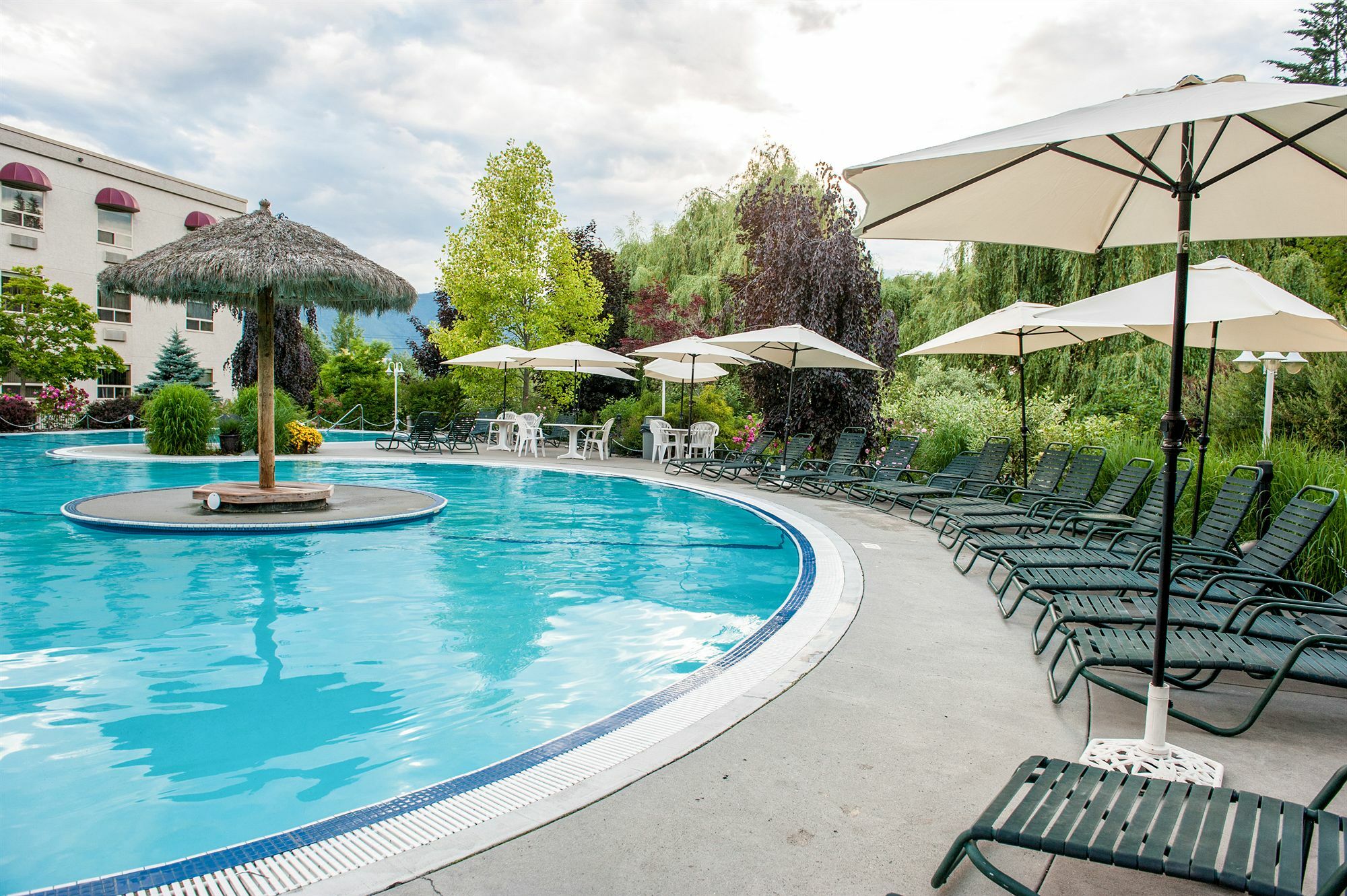 Hilltop Inn - Salmon Arm Eksteriør billede