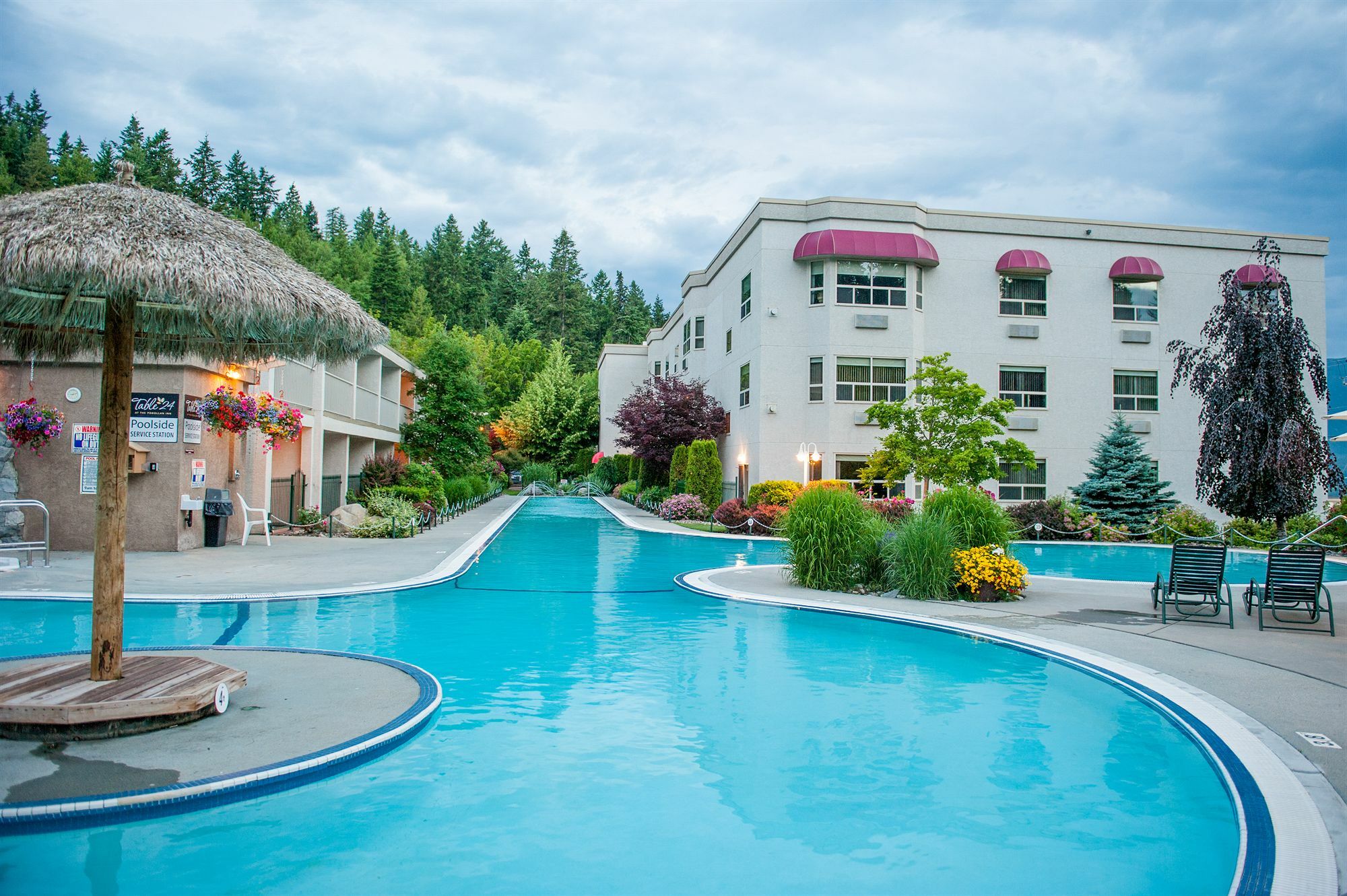 Hilltop Inn - Salmon Arm Eksteriør billede