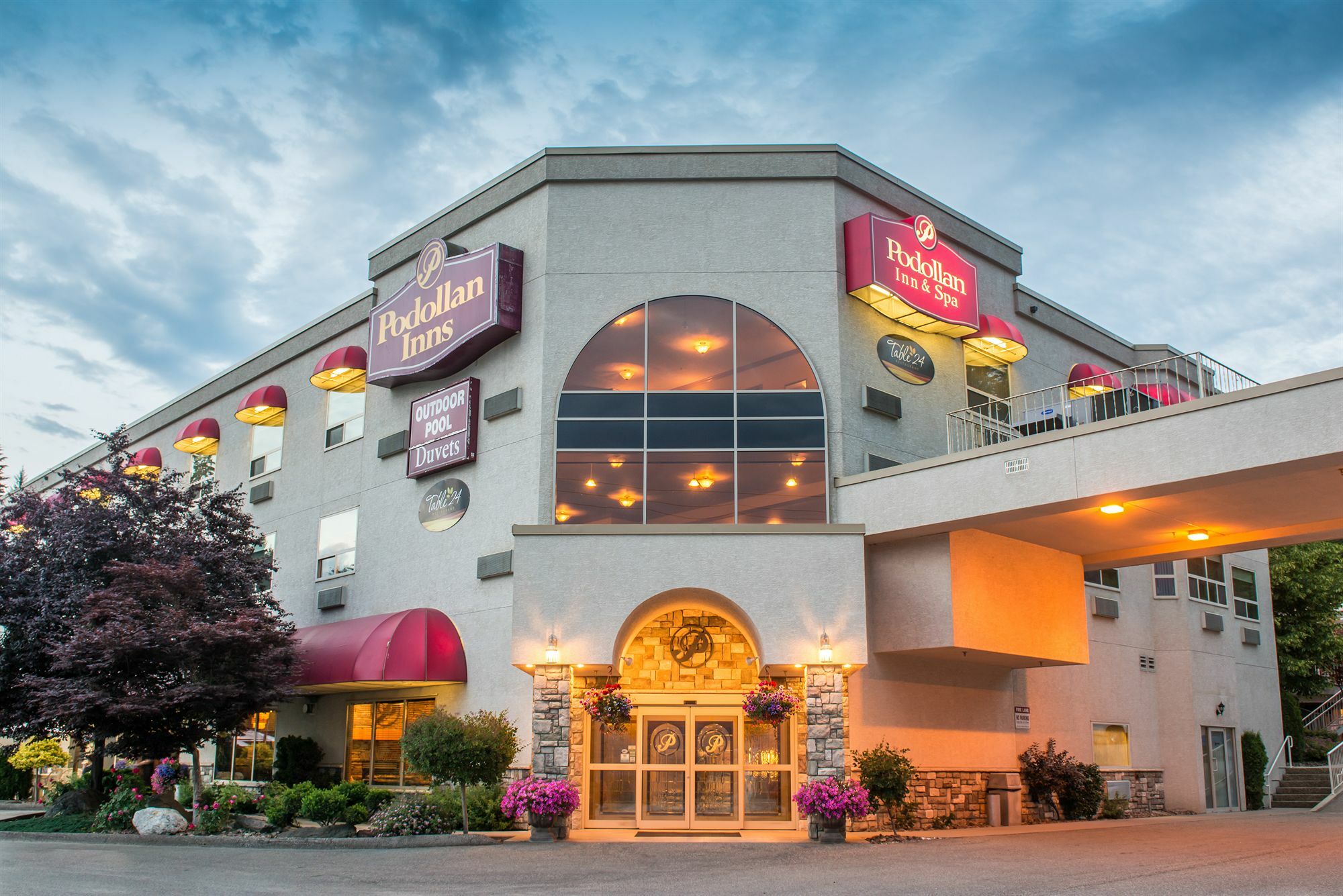 Hilltop Inn - Salmon Arm Eksteriør billede