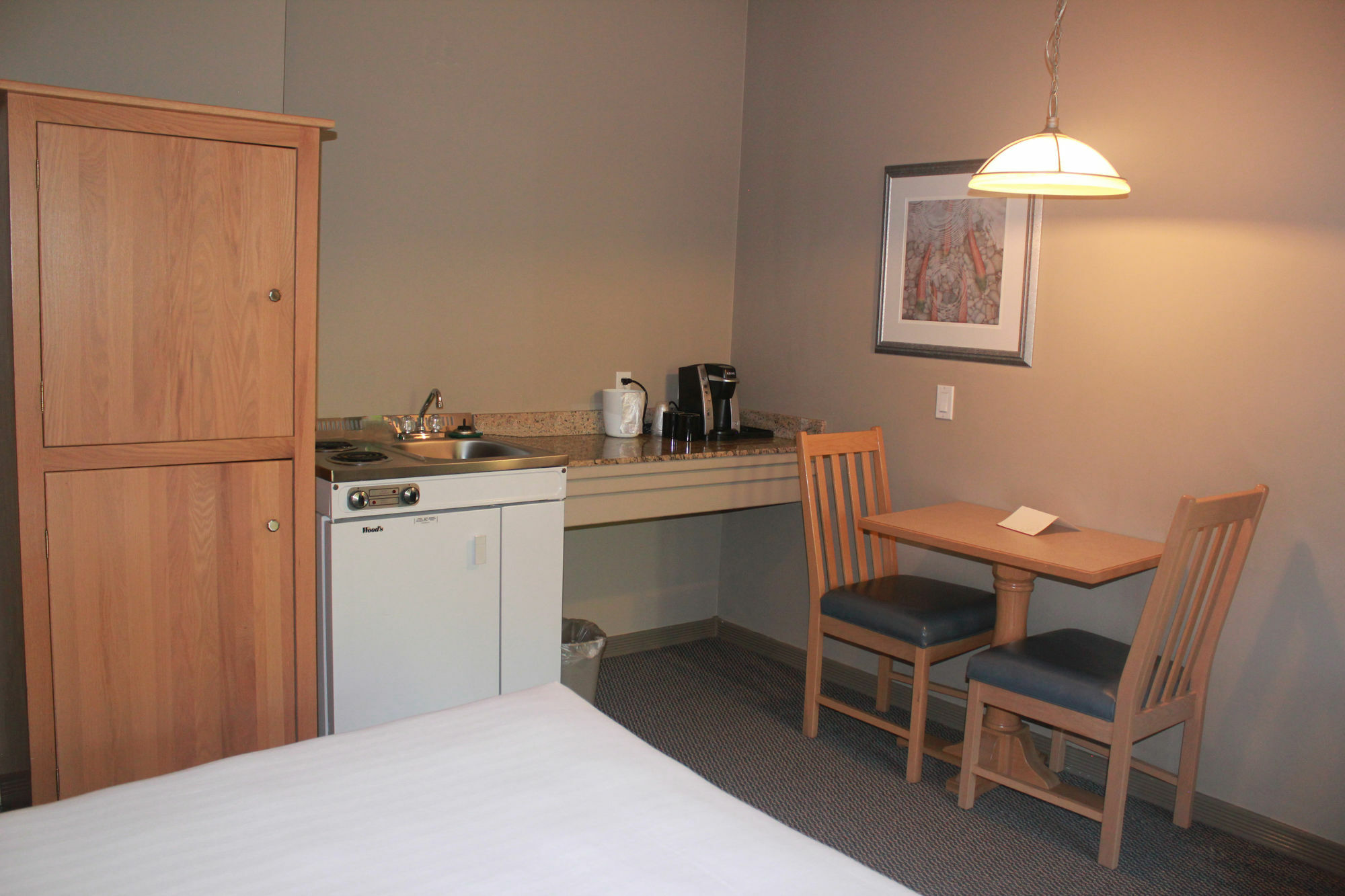 Hilltop Inn - Salmon Arm Eksteriør billede