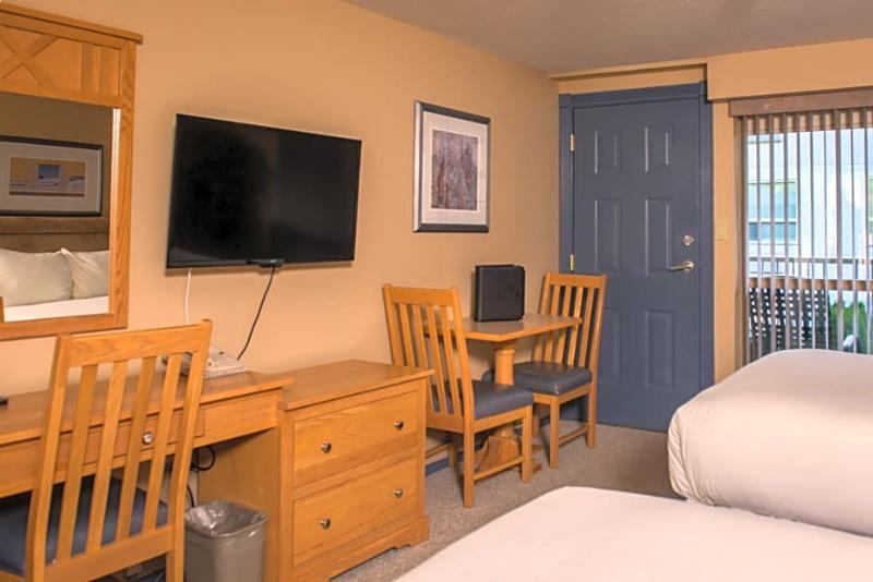 Hilltop Inn - Salmon Arm Eksteriør billede